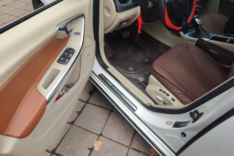 Used Volvo V60 2013 T5 Comfort Edition Driver Seat