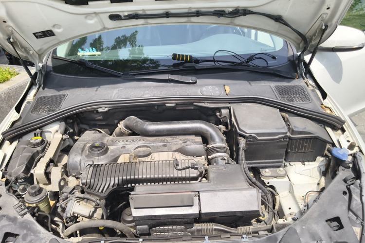 Used Volvo V60 2013 T5 Prestige Edition Engine Bay