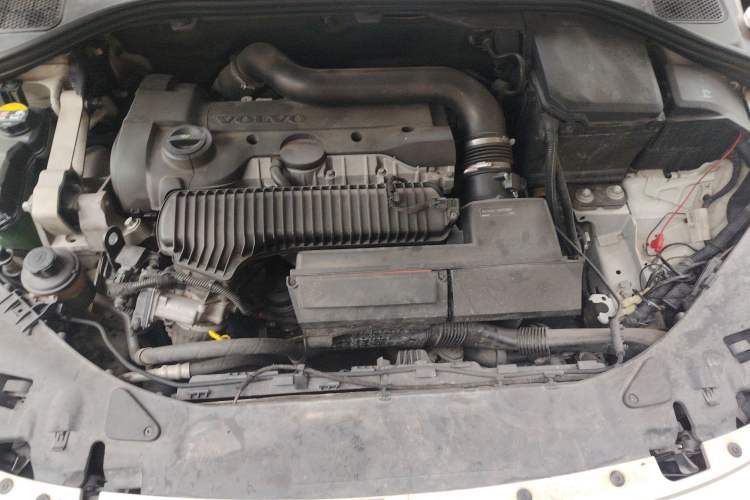 Used Volvo V60 2013 T5 Comfort Edition Engine Bay