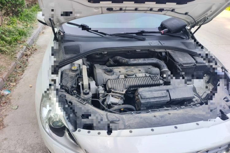 Used Volvo V60 2013 T5 Smart Edition Engine Bay Right