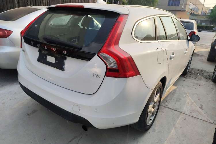 Used Volvo V60 2013 T5 Comfort Edition Exterior 3