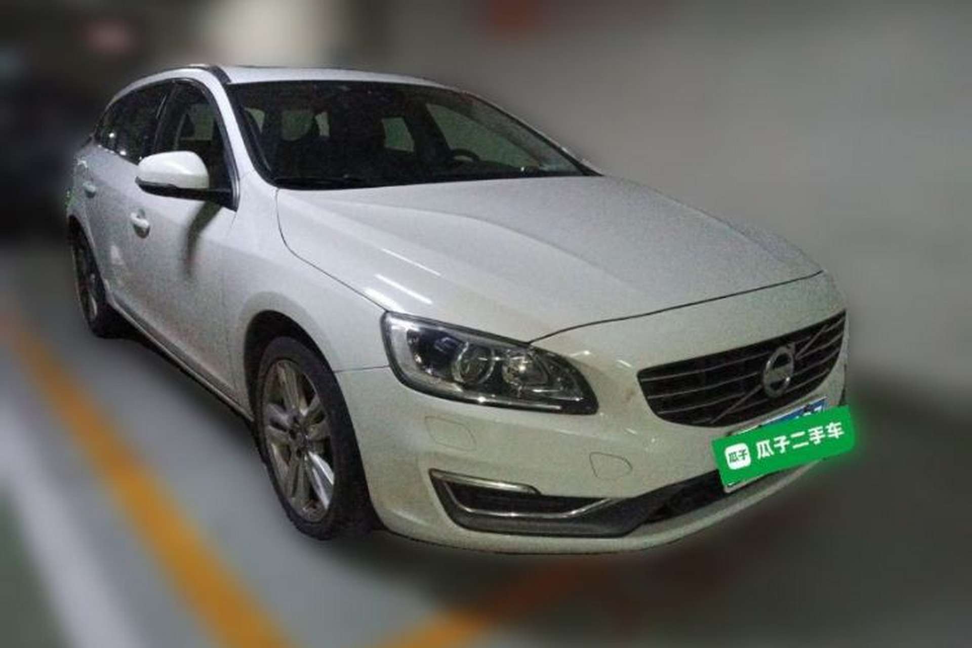Used Volvo V60 2013 T5 Zhiya Edition Front Right 45 Deg