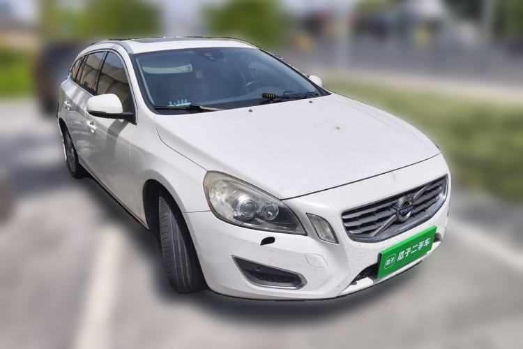 Used Volvo V60 2013 T5 Prestige Edition Front Right 45 Deg