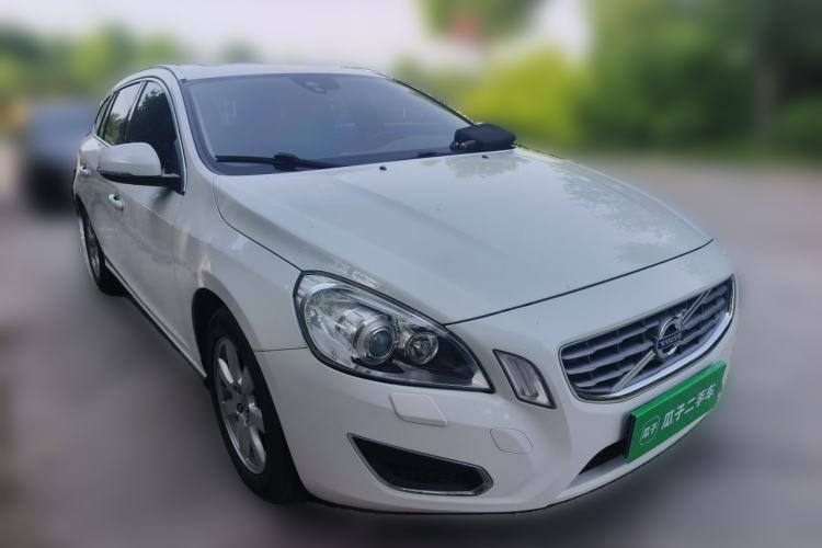 Used Volvo V60 2013 T5 Smart Edition Front Right 45 Deg