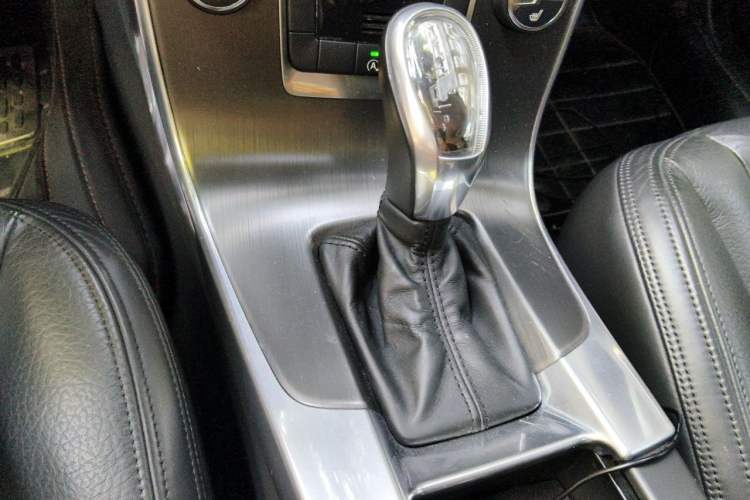 Used Volvo V60 2013 T5 Zhiya Edition Gear Lever