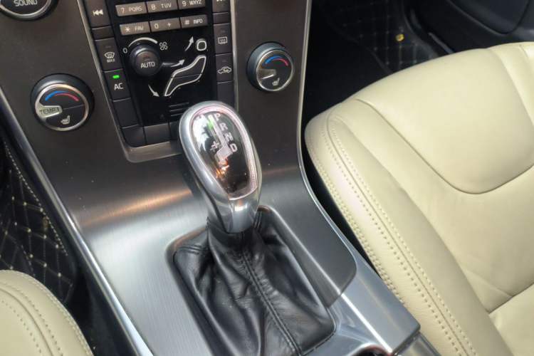Used Volvo V60 2013 T5 Zhiya Edition Gear Lever