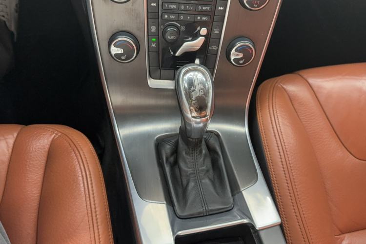 Used Volvo V60 2013 T5 Zhiya Edition Gear Lever