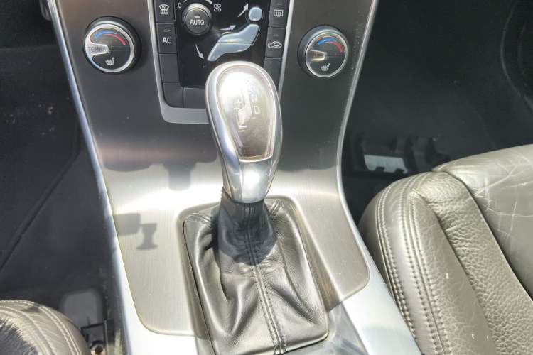Used Volvo V60 2013 T5 Prestige Edition Gear Lever