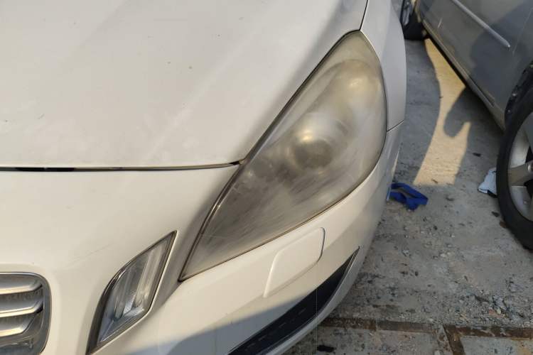 Used Volvo V60 2013 T5 Comfort Edition Left Front Headlight