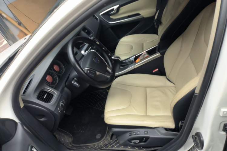 Used Volvo V60 2013 T5 Zhiya Edition Left Front Seat