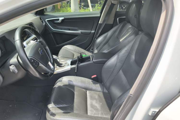Used Volvo V60 2013 T5 Prestige Edition Left Front Seat