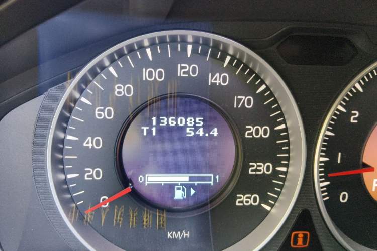 Used Volvo V60 2013 T5 Zhiya Edition Odometer Close Up
