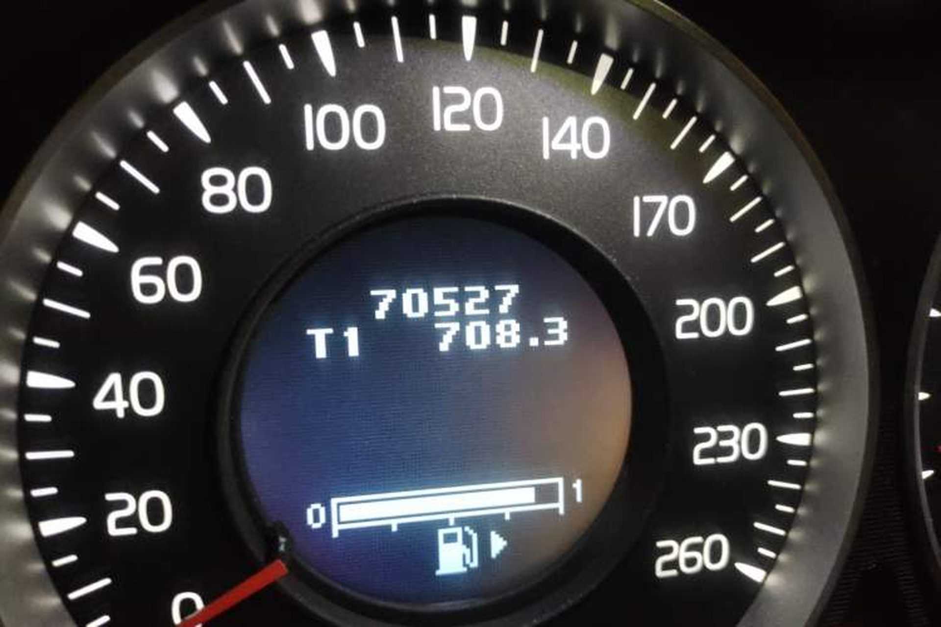 Used Volvo V60 2013 T5 Zhiya Edition Odometer Close Up