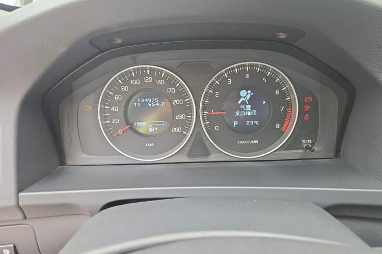 Used Volvo V60 2013 T5 Zhiya Edition Odometer Close Up