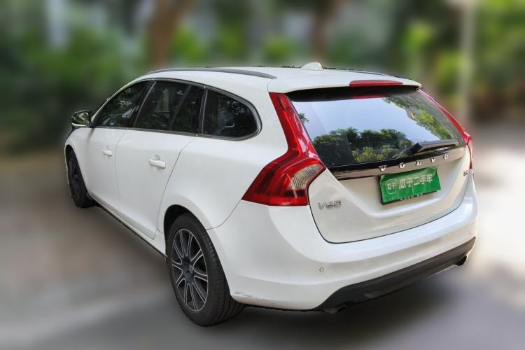 Used Volvo V60 2013 T5 Zhiya Edition Rear Left 45 Deg