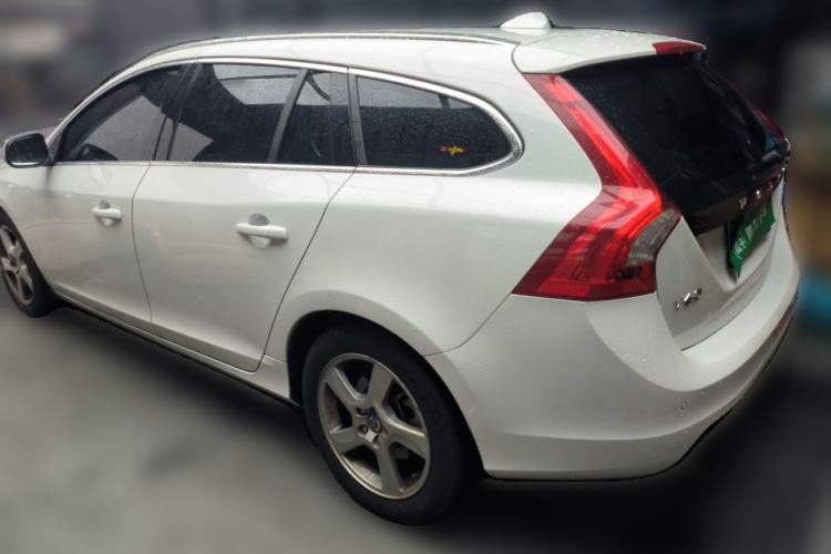 Used Volvo V60 2013 T5 Zhiya Edition Rear Left 45 Deg