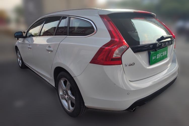 Used Volvo V60 2013 T5 Zhiya Edition Rear Left 45 Deg