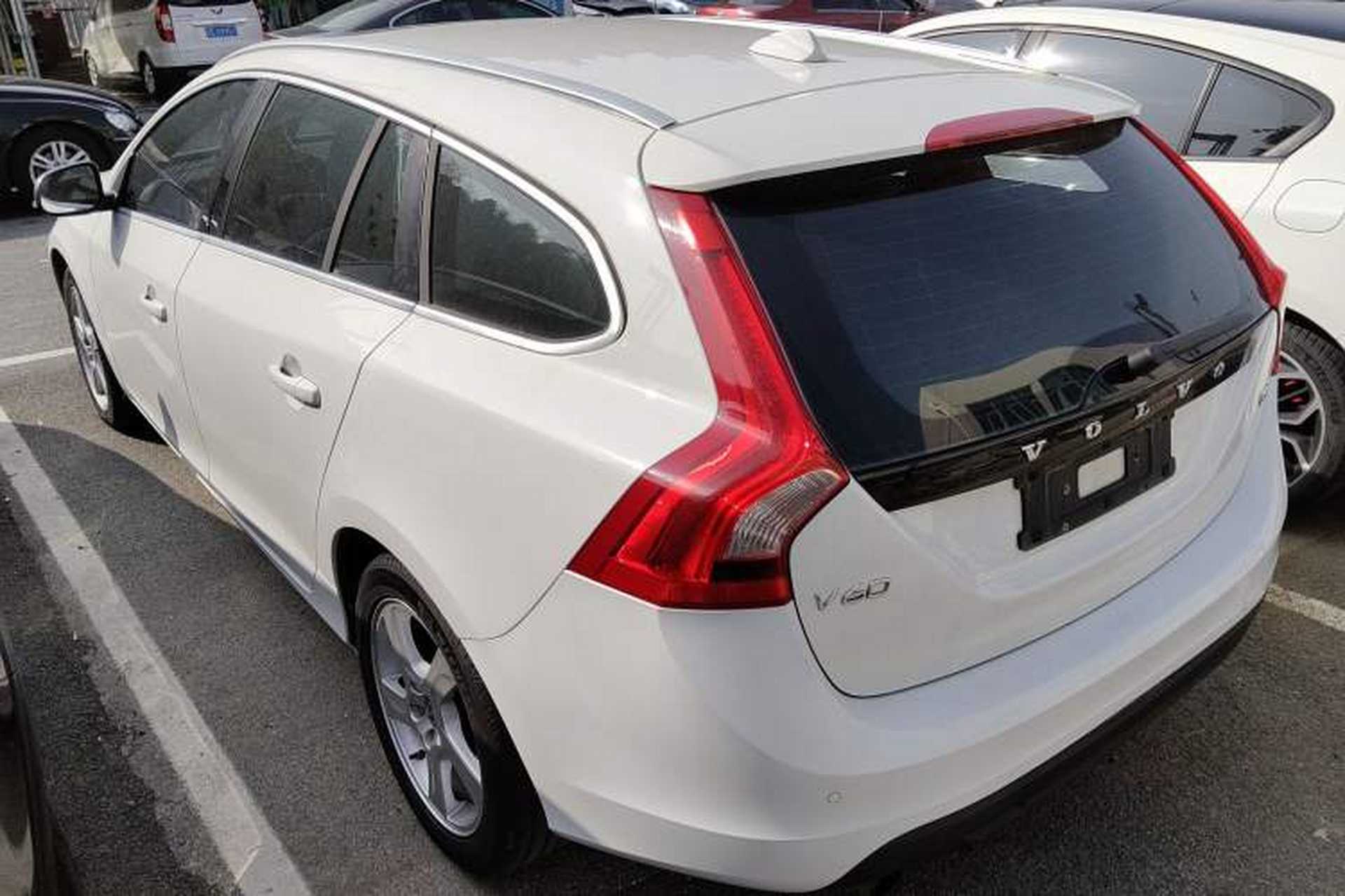 Used Volvo V60 2013 T5 Zhiya Edition Rear Left 45 Deg