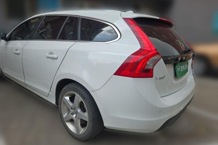 Used Volvo V60 2013 T5 Zhiya Edition Rear Left 45 Deg