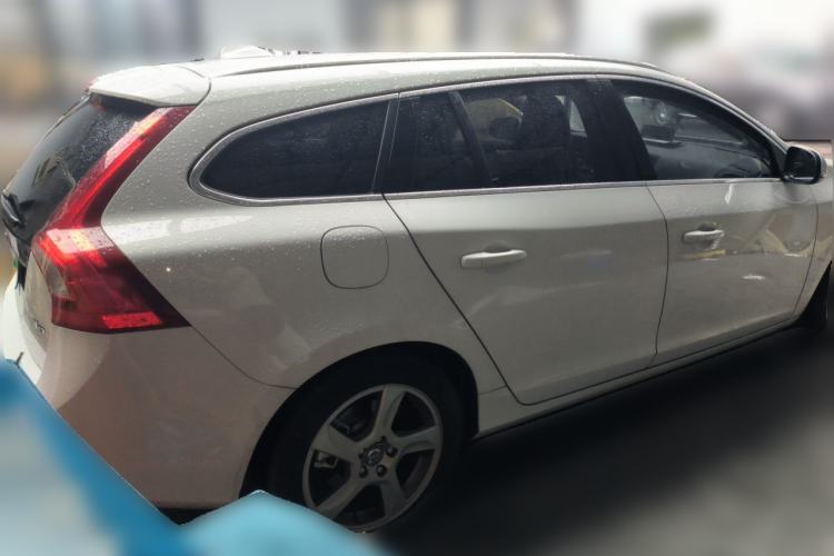 Used Volvo V60 2013 T5 Zhiya Edition Rear Right 45 Deg