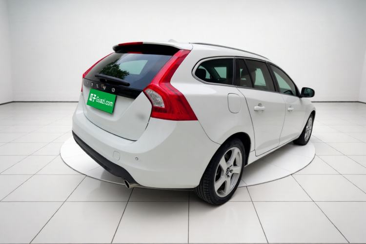 Used Volvo V60 2013 T5 Zhiya Edition Rear Right 45 Deg