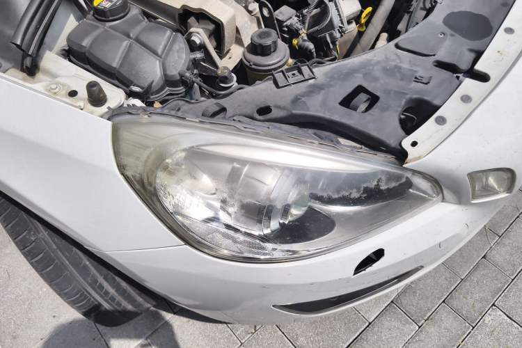 Used Volvo V60 2013 T5 Prestige Edition Right Front Headlight