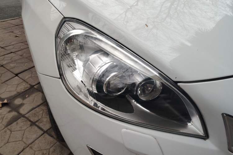 Used Volvo V60 2013 T5 Comfort Edition Right Front Headlight