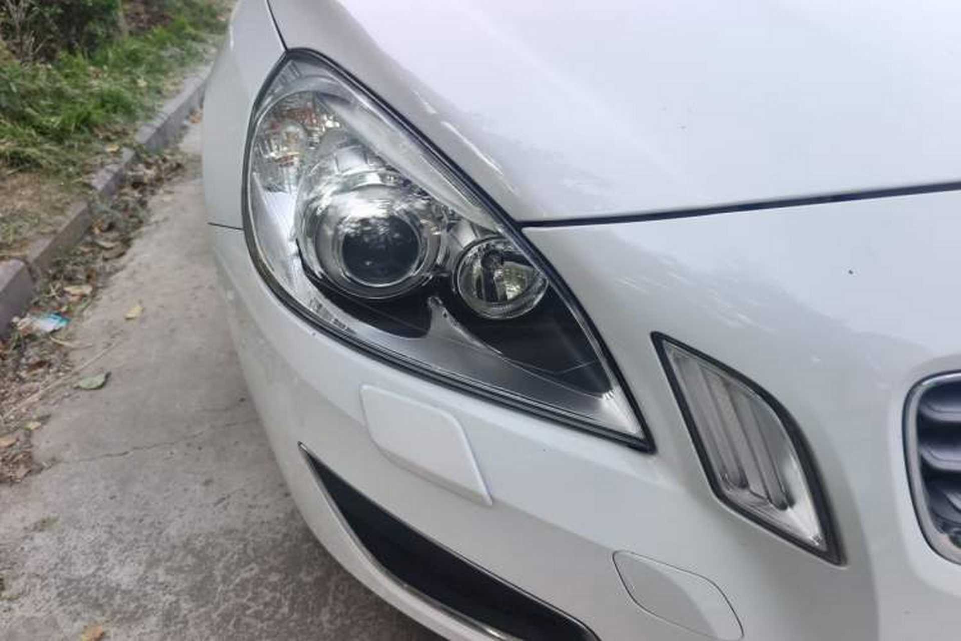 Used Volvo V60 2013 T5 Smart Edition Right Front Headlight