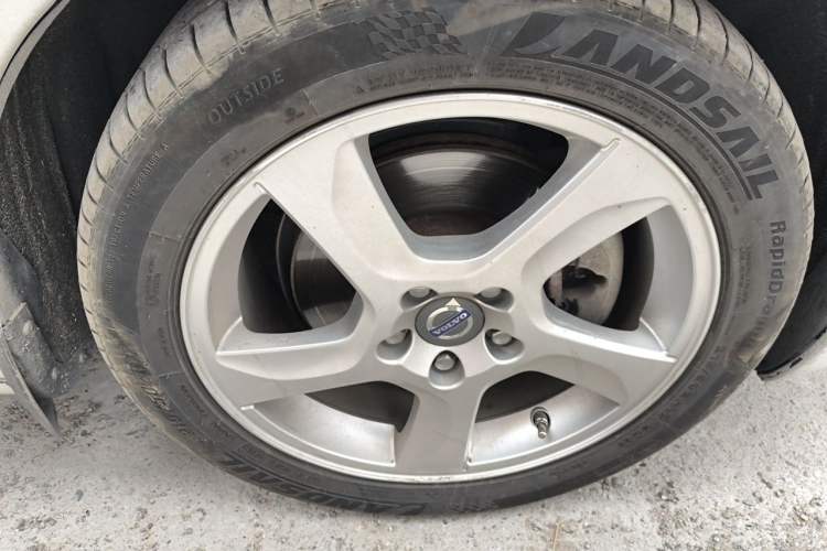 Used Volvo V60 2013 T5 Zhiya Edition Right Front Wheel Hub