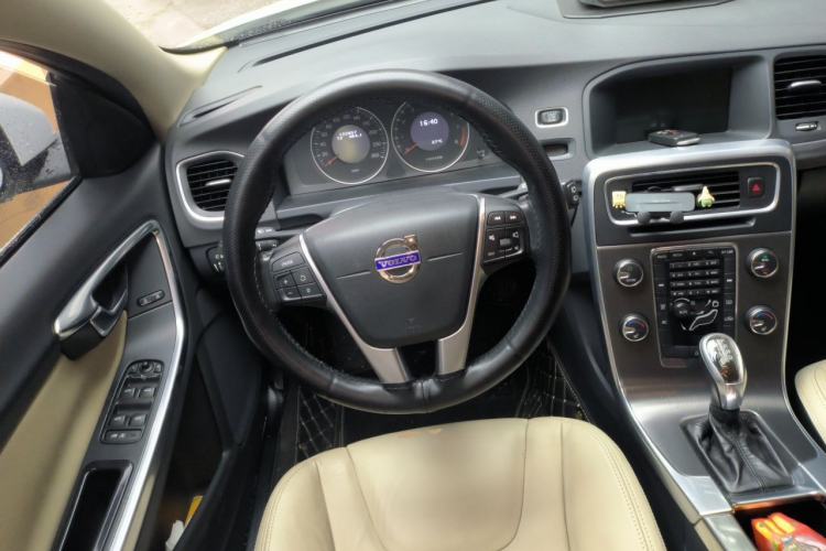 Used Volvo V60 2013 T5 Zhiya Edition Steering Wheel