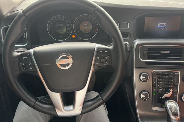 Used Volvo V60 2013 T5 Zhiya Edition Steering Wheel