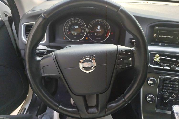 Used Volvo V60 2013 T5 Comfort Edition Steering Wheel