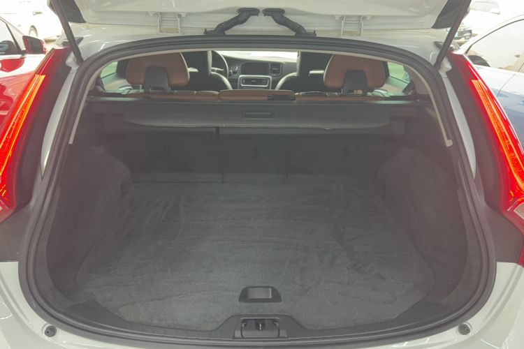Used Volvo V60 2013 T5 Zhiya Edition Trunk