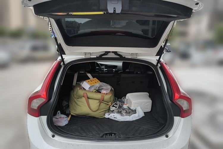 Used Volvo V60 2013 T5 Zhiya Edition Trunk