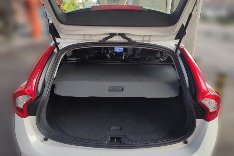 Used Volvo V60 2013 T5 Zhiya Edition Trunk