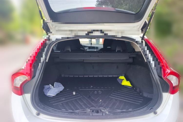 Used Volvo V60 2013 T5 Smart Edition Trunk