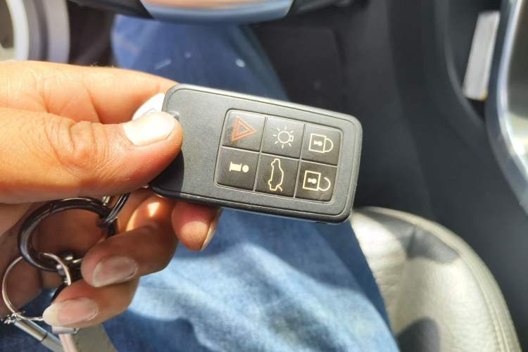 Used Volvo V60 2013 T5 Prestige Edition Vehicle Key