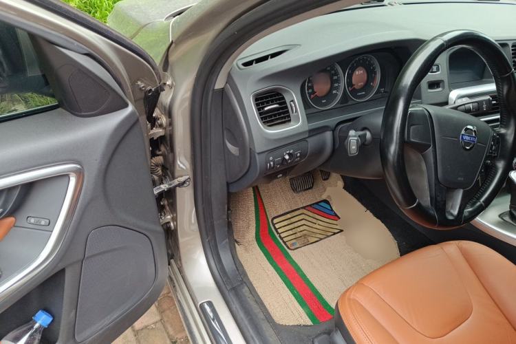 Used Volvo V60 2013 T5 Comfort Edition Driver Seat