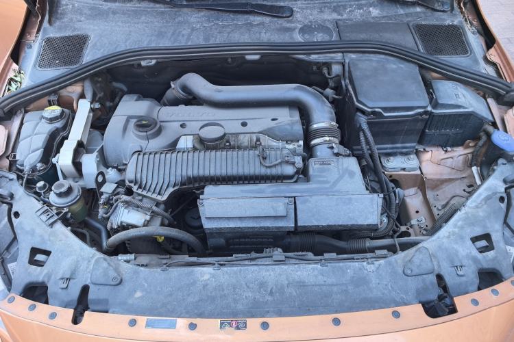 Used Volvo V60 2013 T5 Zhiya Edition Engine Bay