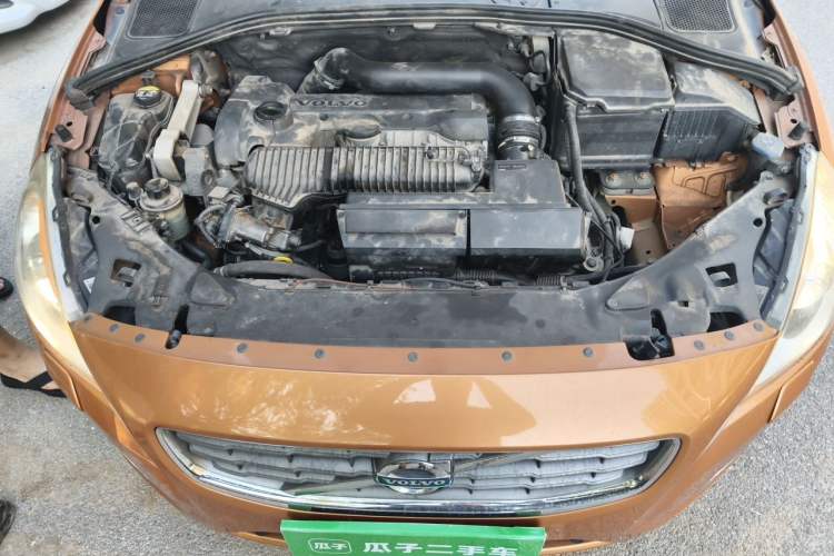 Used Volvo V60 2013 T5 Zhiya Edition Engine Bay