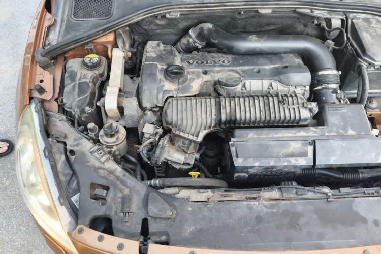 Used Volvo V60 2013 T5 Zhiya Edition Engine Bay Right