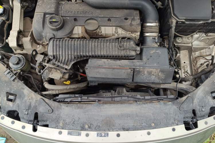 Used Volvo V60 2013 T5 Comfort Edition Engine Bay