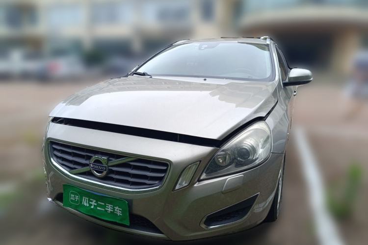 Used Volvo V60 2013 T5 Comfort Edition Front