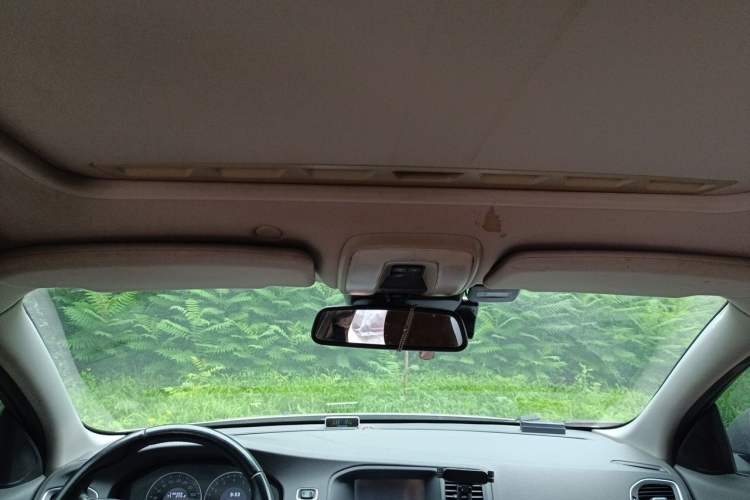 Used Volvo V60 2013 T5 Comfort Edition Headliner
