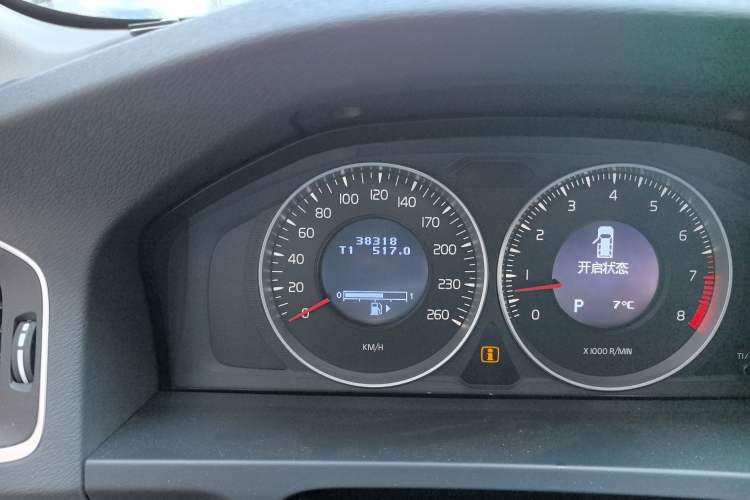 Used Volvo V60 2013 T5 Zhiya Edition Odometer Close Up
