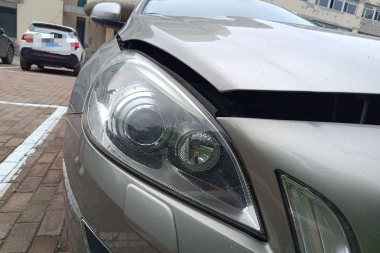 Used Volvo V60 2013 T5 Comfort Edition Right Front Headlight
