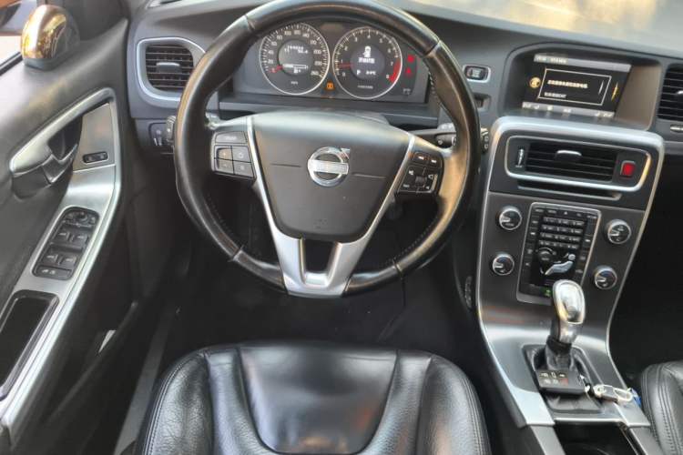 Used Volvo V60 2013 T5 Zhiya Edition Steering Wheel