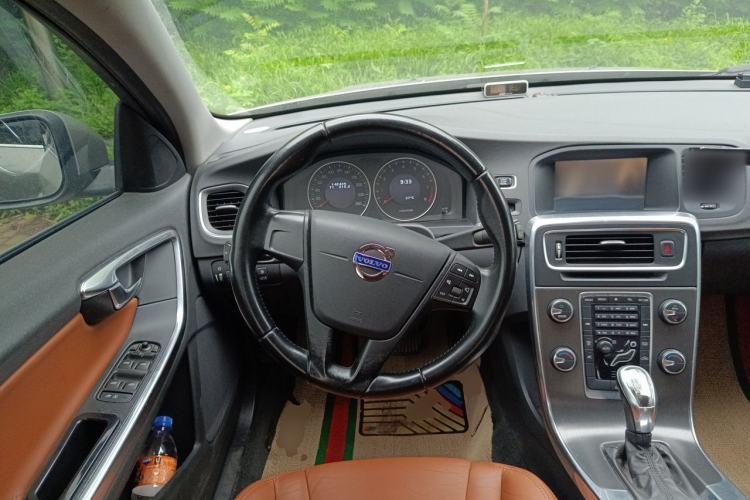 Used Volvo V60 2013 T5 Comfort Edition Steering Wheel