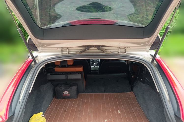 Used Volvo V60 2013 T5 Comfort Edition Trunk