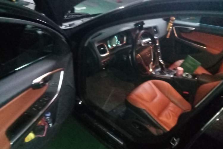 Used Volvo V60 2014 Restyled T5 Zhiya Edition Driver Seat